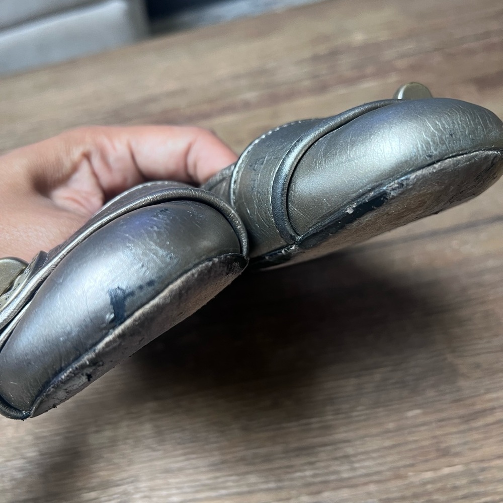 MARC JACOBS pewter metallic turnlock logo flats shoes - Picture 9 of 10